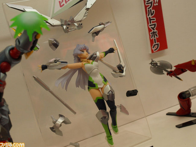 revoltech01
