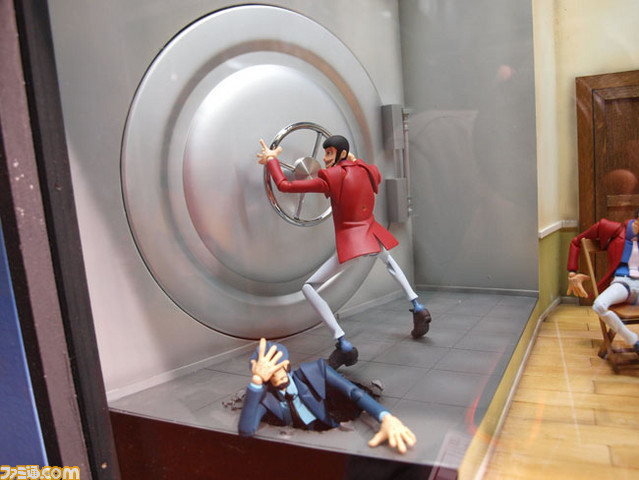 revoltech19