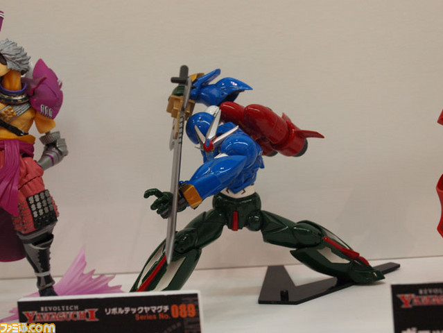 revoltech07