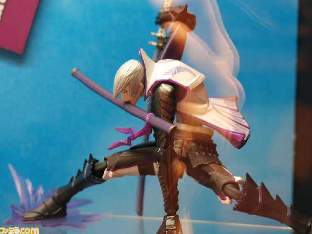 revoltech17