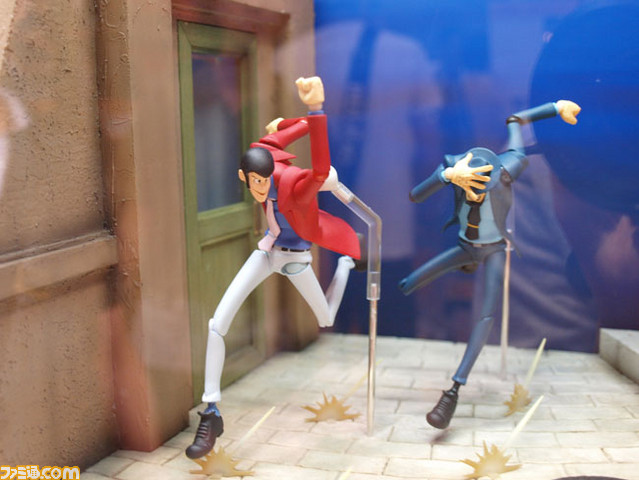 revoltech28