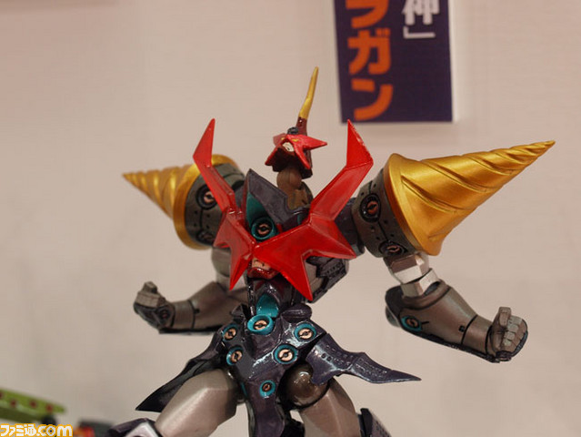 revoltech04