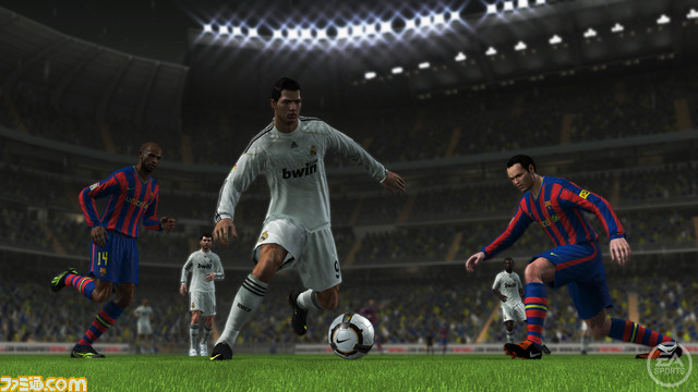 CR9+Iniesta_Charge-in-the-rain
