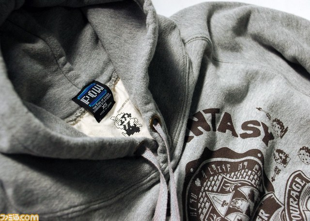 ザ・キングオブゲームズから冬にピッタリの新作&再販パーカーが続々_36