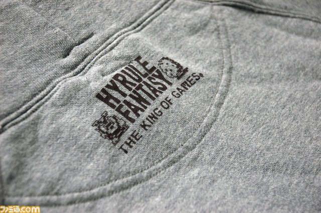 ザ・キングオブゲームズから冬にピッタリの新作&再販パーカーが続々_37