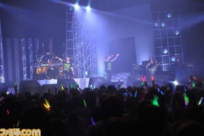幕張に「愛してるZ!!!!!!」が響き渡った“VitaminZ 百花繚乱 幕張・炎夏の陣 愛してるZ!!!!!!”昼・夜公演をリポート _23
