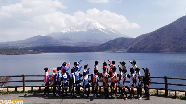 【DVD最新カット追加!】舞台『弱虫ペダル』キャストが本栖湖を疾走! 撮り下ろし映像収録のDVDが2タイトル発売決定_01