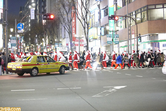 “モンスト クリスマスプロジェクト〜Thank you for...〜”で、サンタクロースが3DS本体と『モンスターストライク』を子どもたちにプレゼント!_03