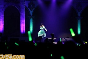 早見沙織さん、東山奈央さんがサプライズで登場! 『アイマス シンデレラガールズ』4thライブSSA公演2日目リポート_07