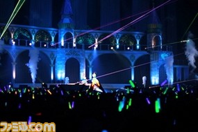 早見沙織さん、東山奈央さんがサプライズで登場! 『アイマス シンデレラガールズ』4thライブSSA公演2日目リポート_14
