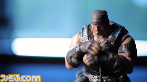 gow3_marcusstatue_01