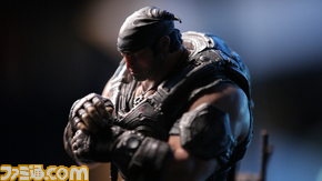 gow3_marcusstatue_03