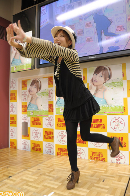 タワレコの中心で「おにぎり！」と叫ぶ 長谷川明子『Simply Lovely』インストアイベント_10