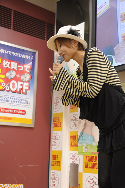タワレコの中心で「おにぎり！」と叫ぶ 長谷川明子『Simply Lovely』インストアイベント_14