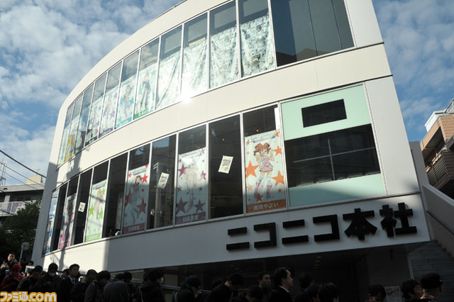 “アイドルマスターカフェ”で今井、仁後、原の3人がまったりトーク_01