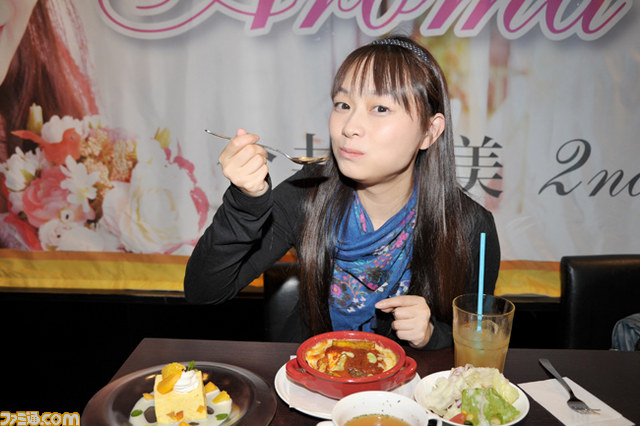 秋葉原に期間限定オープン中の“ミンゴスカフェ”にミンゴスこと今井麻美が来店！_12