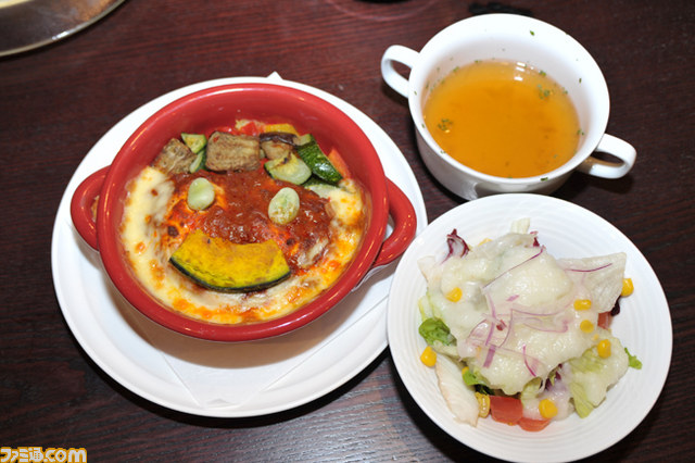 秋葉原に期間限定オープン中の“ミンゴスカフェ”にミンゴスこと今井麻美が来店！_13
