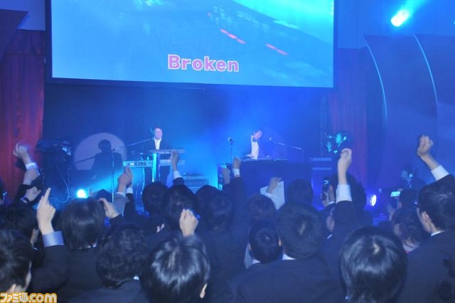 12名のチャンピオンが集結“KONAMI Arcade Championship 2011 グランドフィナーレ～授賞祝賀会～”開催_07