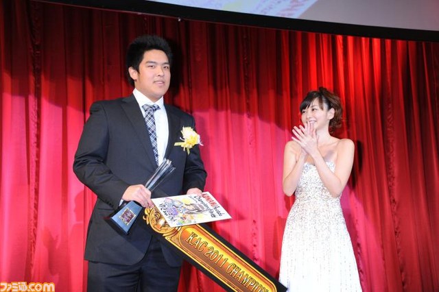 12名のチャンピオンが集結“KONAMI Arcade Championship 2011 グランドフィナーレ～授賞祝賀会～”開催_14