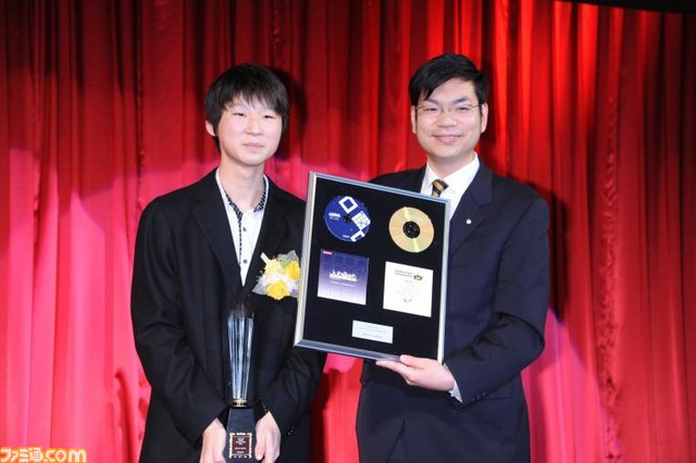 12名のチャンピオンが集結“KONAMI Arcade Championship 2011 グランドフィナーレ～授賞祝賀会～”開催_19