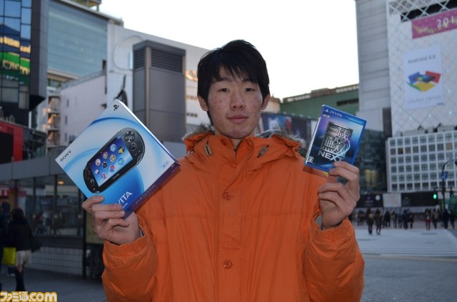 発売カウントダウンイベントに国内外の取材陣が集結――渋谷編【PS Vita発売日リポート】_01