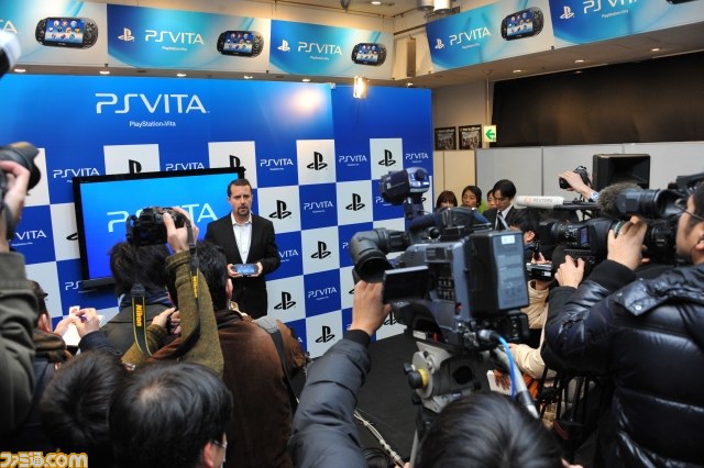 発売カウントダウンイベントに国内外の取材陣が集結――渋谷編【PS Vita発売日リポート】_11