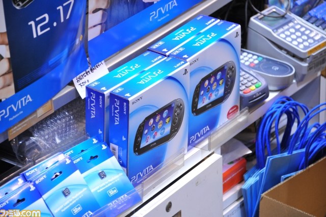 発売カウントダウンイベントに国内外の取材陣が集結――渋谷編【PS Vita発売日リポート】_13