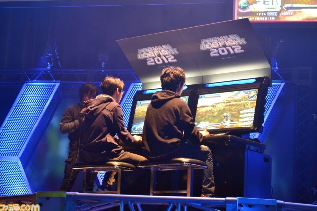 “機動戦士ガンダム エクストリームバーサス プレミアムドッグファイト2012”大会リポート――続編情報ほかサプライズが続出_37
