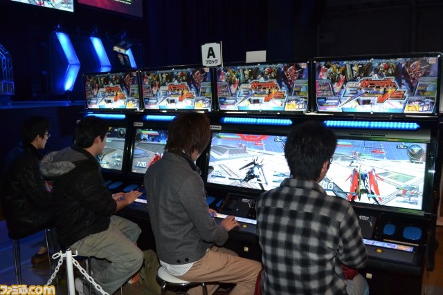 “機動戦士ガンダム エクストリームバーサス プレミアムドッグファイト2012”大会リポート――続編情報ほかサプライズが続出_43