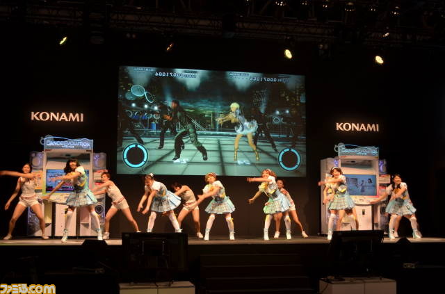 KONAMIブースでは『BEMANI』シリーズやソーシャルゲームとの連動タイトルが続々と登場【AOU2012】_05