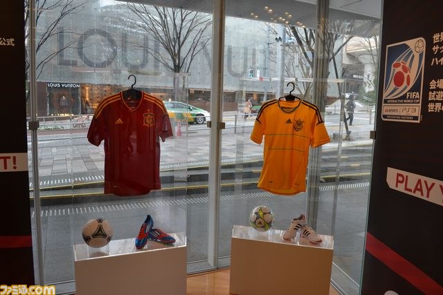 セルジオ越後、佐藤かよら豪華ゲストも登場! ”FIFA インタラクティブ・ワールドカップ ”日本予選リポート_03
