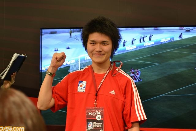 セルジオ越後、佐藤かよら豪華ゲストも登場! ”FIFA インタラクティブ・ワールドカップ ”日本予選リポート_09