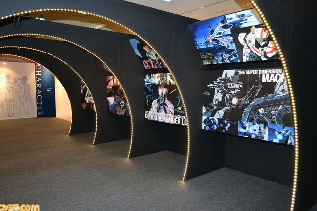原寸大“VF-25Fバルキリー”を見逃すな！ “30th ANNIVERSARY マクロス超時空展覧会～バルキリーで誘って!～”開催_03