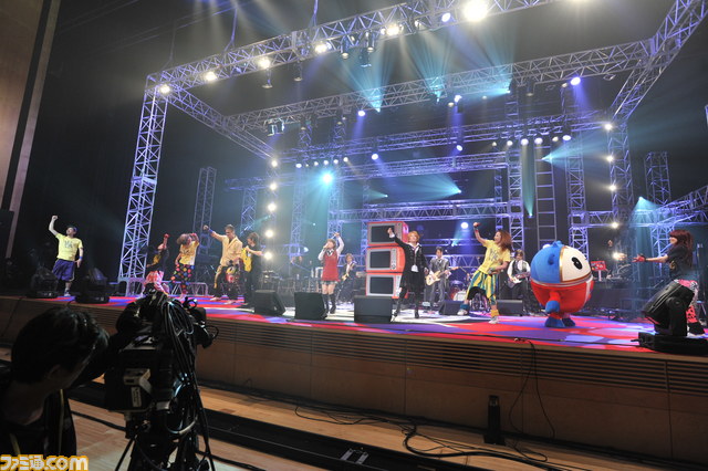 “PERSONA MUSIC LIVE 2012 -MAYONAKA TV in Tokyo International Forum-”を写真で振り返る_01