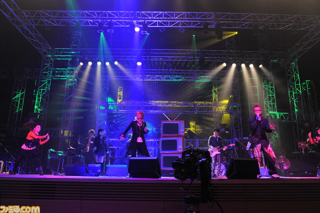 “PERSONA MUSIC LIVE 2012 -MAYONAKA TV in Tokyo International Forum-”を写真で振り返る_02