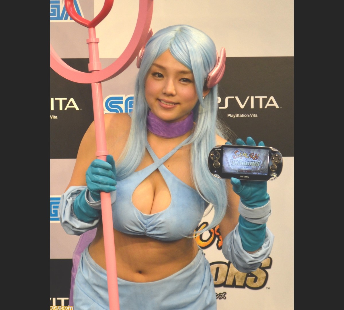 篠崎愛がセクシーな魔法使いの衣装で登場 サムライ ドラゴンズ Pv完成披露記者会見開催 ファミ通 Com 篠崎愛がセクシーな魔法使いの衣装で登場 サムライ ドラゴンズ Pv完成披露記者会見開催 ファミ通 Com