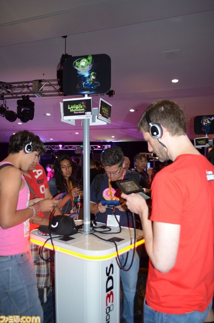 任天堂 GAMING LOUNGEで、画面が大きくて見やすいニンテンドー3DS LLに一目惚れ！　【Comic‐Con International 2012】_06