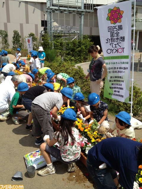 TOKYO ガンダムプロジェクト 2012が“花植えイベント”を開催 参加した120名の児童といっしょに緑化メッセージを発信_04