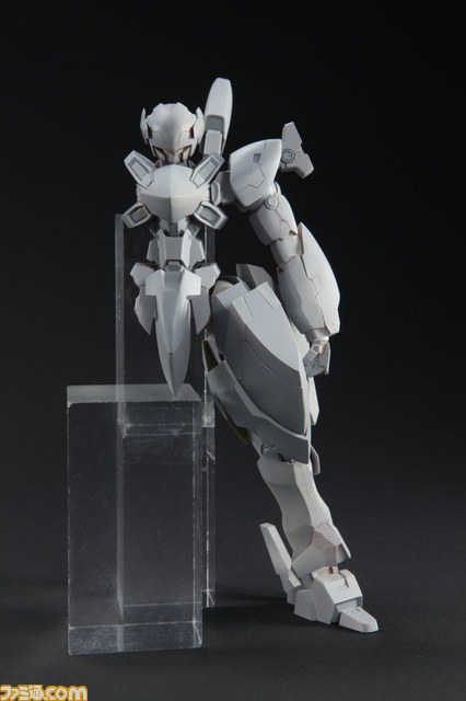 柳瀬敬之氏デザインのパワーローダーがガレージキット化決定_02