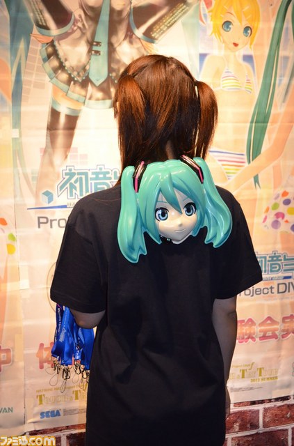 『初音ミク -プロジェクト ディーヴァ- f』夏の体験会リポート! 林プロデューサーとOSTER project氏も来場_06