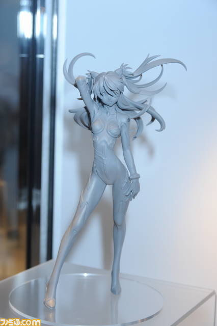 “ワンフェス2012［夏］”で人が搭乗可能なロマン溢れる巨大ロボ“クラタス”がお披露目【動画あり】_02