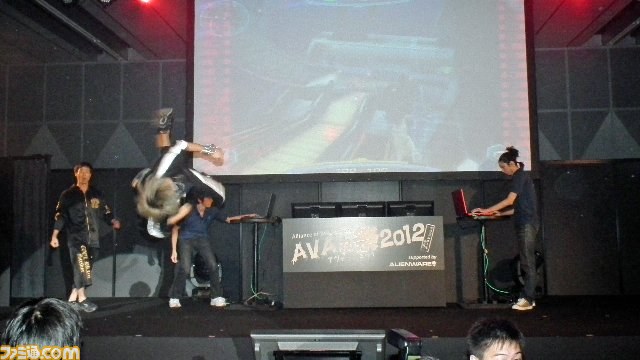 絶体絶命の状況からスーパープレイも飛び出した“AVAれ祭2012 プリズムホール-秋の陣-”リポート_14