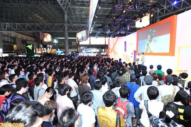 完全新作もサプライズ発表された！　「マクロス」30周年メモリアルステージイベントリポート【TGS2012 】_03