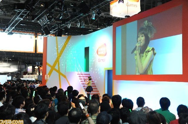 完全新作もサプライズ発表された！　「マクロス」30周年メモリアルステージイベントリポート【TGS2012 】_11