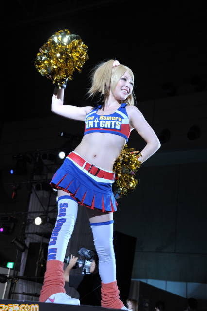 パフォーマンスするコスプレステージ“Cosplay Collection Night @TGS”が今年も開催【TGS2012】_30