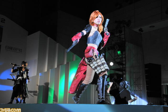 パフォーマンスするコスプレステージ“Cosplay Collection Night @TGS”が今年も開催【TGS2012】_49