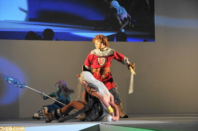 パフォーマンスするコスプレステージ“Cosplay Collection Night @TGS”が今年も開催【TGS2012】_64