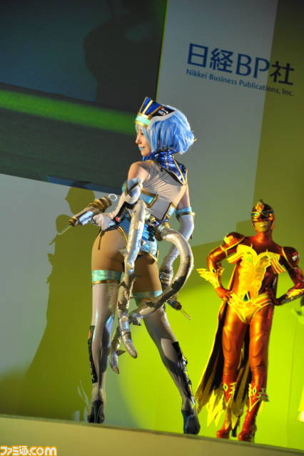 パフォーマンスするコスプレステージ“Cosplay Collection Night @TGS”が今年も開催【TGS2012】_66