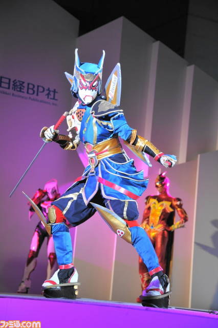 パフォーマンスするコスプレステージ“Cosplay Collection Night @TGS”が今年も開催【TGS2012】_69