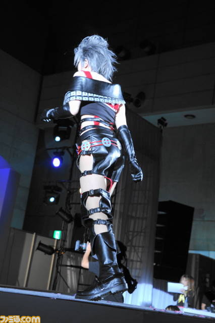 パフォーマンスするコスプレステージ“Cosplay Collection Night @TGS”が今年も開催【TGS2012】_76